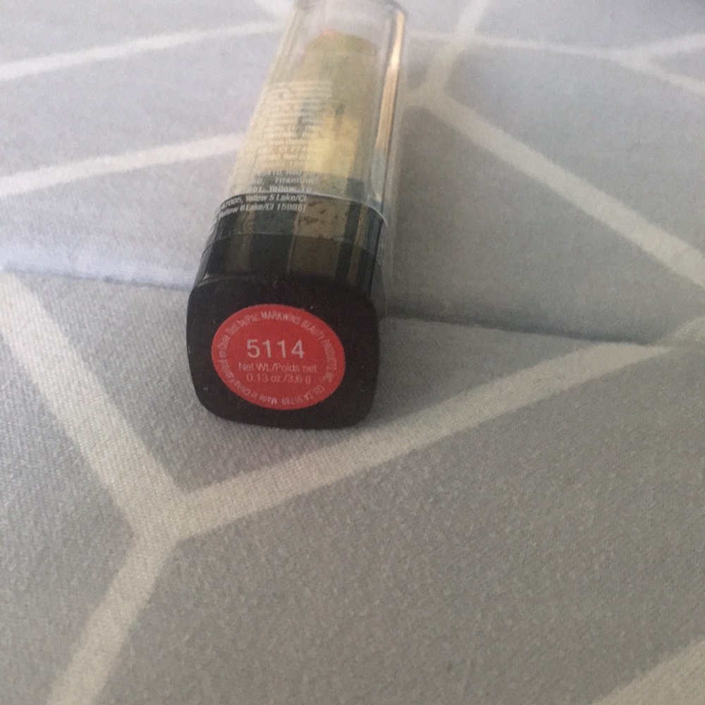 Lipstick - Picture 2 of 5